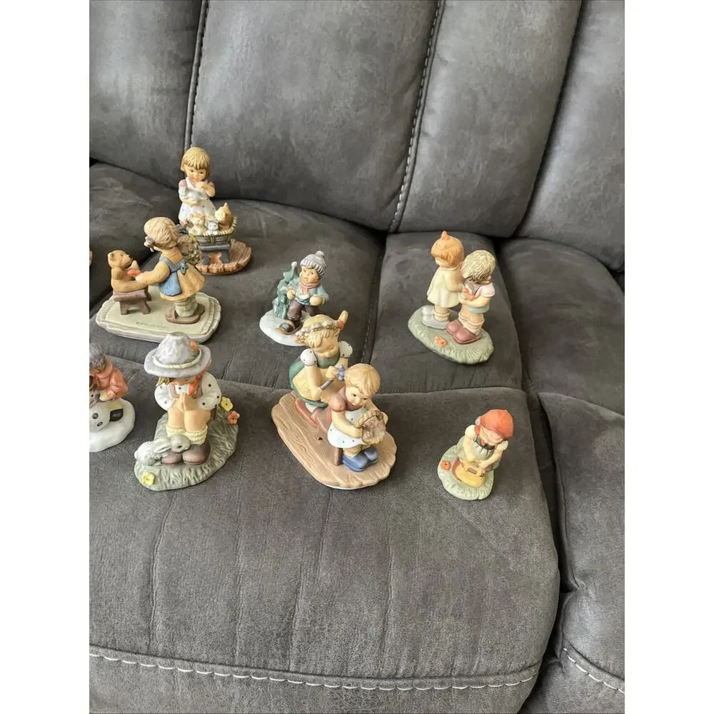 Lot Of 11 Berta Hummel Goebel 2003 Figurine Cat Snowman Swing Children. Perfect!
